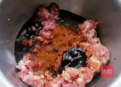 Illustration of how to make meat buns with mushroom sauce 4