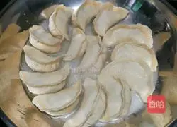 Illustration of how to make crispy fried dumplings 3