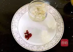 Illustration of how to make pears stewed with rock sugar 2