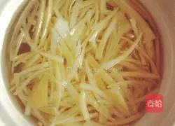 Illustration of making homemade honey grapefruit tea 3