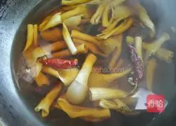 Illustration of how to make five-spice duck sausage 10 