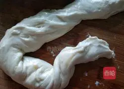 Illustration of the method of roasting pork cake 3