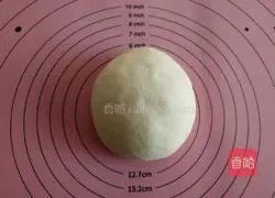 Illustration of how to make Northeastern bean buns 4