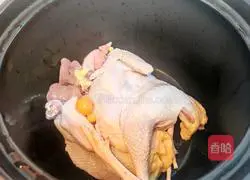 Illustration of how to make chicken soup with colorful mushrooms 5