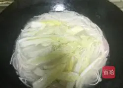 Illustration of how to make clear water noodles 3
