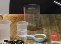 Illustration of how to make honey soda 1