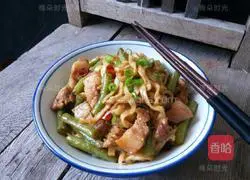 Illustration of how to make braised beans and noodles 15