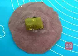 Illustration of how to make hedgehog buns 11