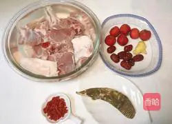 Illustration of how to make stewed lamb with angelica 1