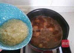 Illustration of how to make blood-activating glutinous rice soup 10