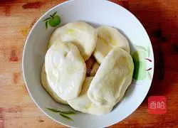 Illustration of how to make noodles 6