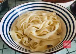 Illustration of making slurry water surface 10