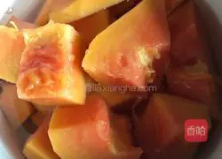 Illustration of how to make stewed papaya and sago 2