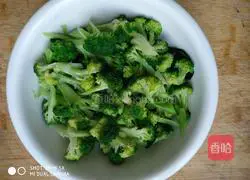 Illustration of how to make cold broccoli 5