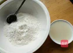 Illustration of how to make brown sugar small pot helmets 1