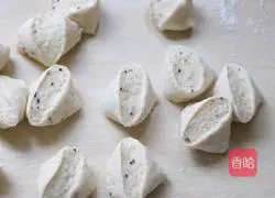 Illustration of making one-time fermented quinoa steamed buns 7