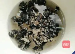 Illustration of how to make pancakes with fungus and cabbage 1