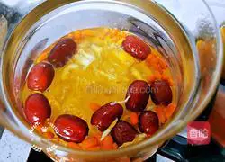 Illustration of how to make Angelica, red dates and wolfberry soup 9