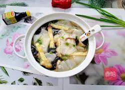 Illustration of how to make three fresh wontons 10