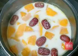 Red dates and papaya milk soup Illustration of how to do it 8