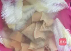 Illustration of how to make calcium supplement soup with wing bone rattle snail 3