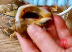 Illustration of how to make conch with ginger vinegar sauce 2