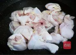 Illustration of how to make chicken legs stewed with potatoes 3