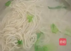 Celery and Lean Meat Fried Noodles Recipe Illustration 9