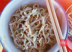 Illustration of homemade hot dry noodles 8