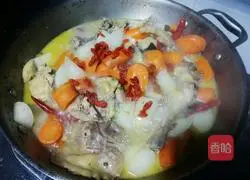 Illustration of how to make chicken soup 10