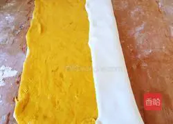 Illustration of how to make two-color flower rolls 5