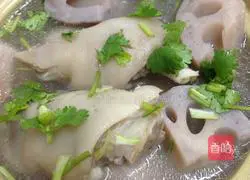 Lotus root and pig trotters soup recipe 5