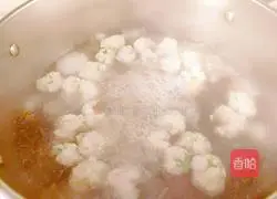 Illustration of how to make white radish, white fungus and meatball soup 16