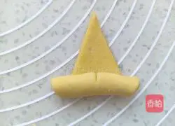 Illustration of how to make pumpkin croissants 11