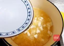 Illustration of how to make Shishi Ruyi Tremella Soup 6