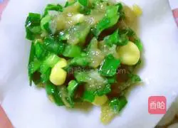 Illustration of how to make dumplings stuffed with chives, corn and pork 16