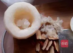 Illustration of how to make white fungus stewed with rock sugar and snow pear 5
