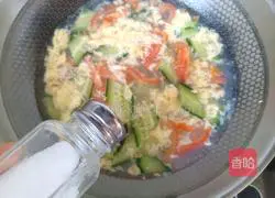 Illustration of how to make tomato, cucumber and egg soup (oil-free version) 7
