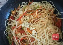 Illustration of how to make tomato and ham pasta 6