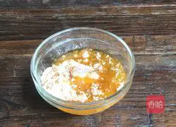 Illustration of how to make special salt-baked chicken 3