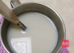 Illustration of how to make original milk tea 8