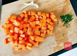 Illustration of how to make carrot and shrimp noodles 4