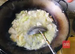 Illustration of how to make sea rice, cabbage and tofu soup 8