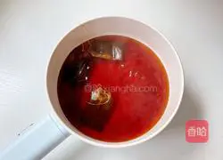 Illustration of how to make lychee lemon tea 3