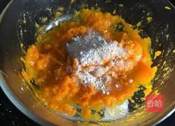 Illustration of how to make potato steamed buns 1