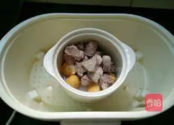 Illustration of how to make mushroom and chestnut lean meat soup 5