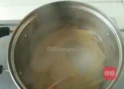 Illustration of how to make spaghetti bolognese 2