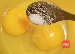 Illustration of how to make mashed potatoes with wavy egg rolls 6