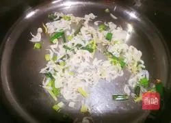 Illustration of how to make green onion and shrimp skin tofu soup 4