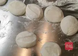 Illustration of how to make leek and egg buns 16